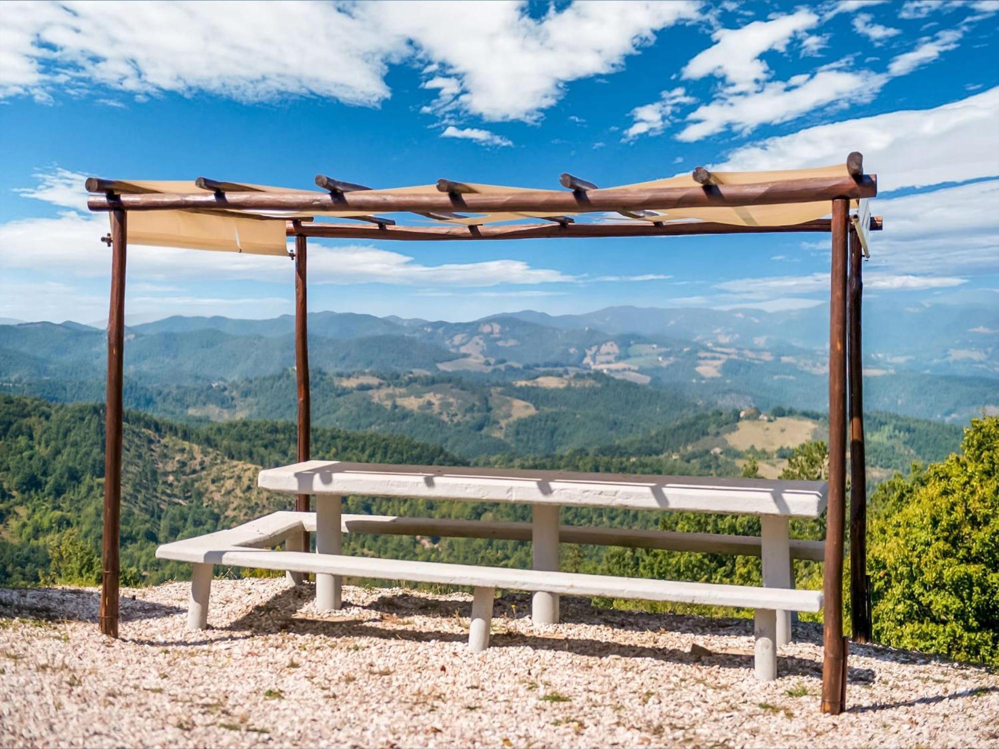 Inviting In Appenines With Covered Swimming Pool * Apecchio
