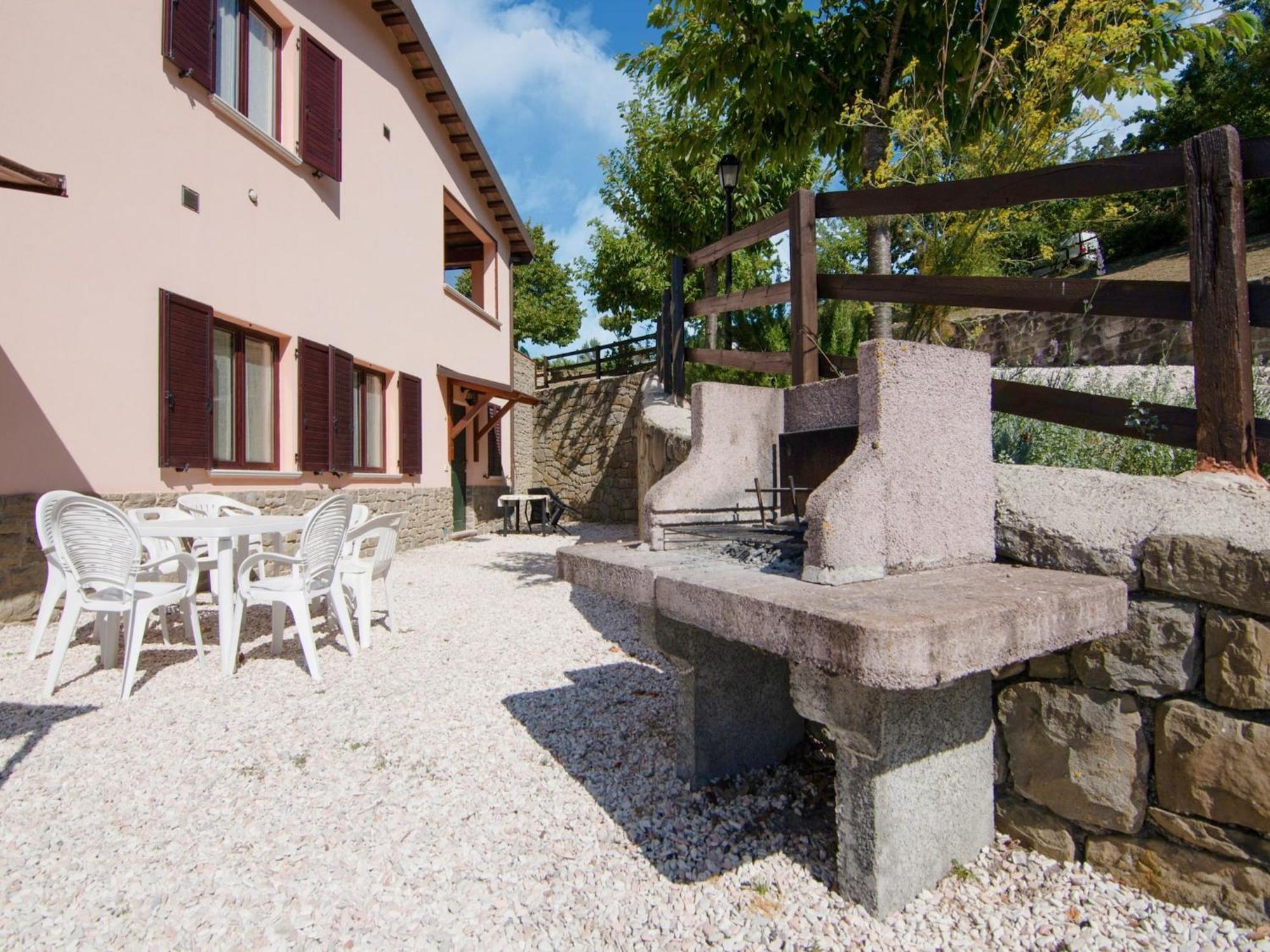 Inviting In Appenines With Covered Swimming Pool Apecchio