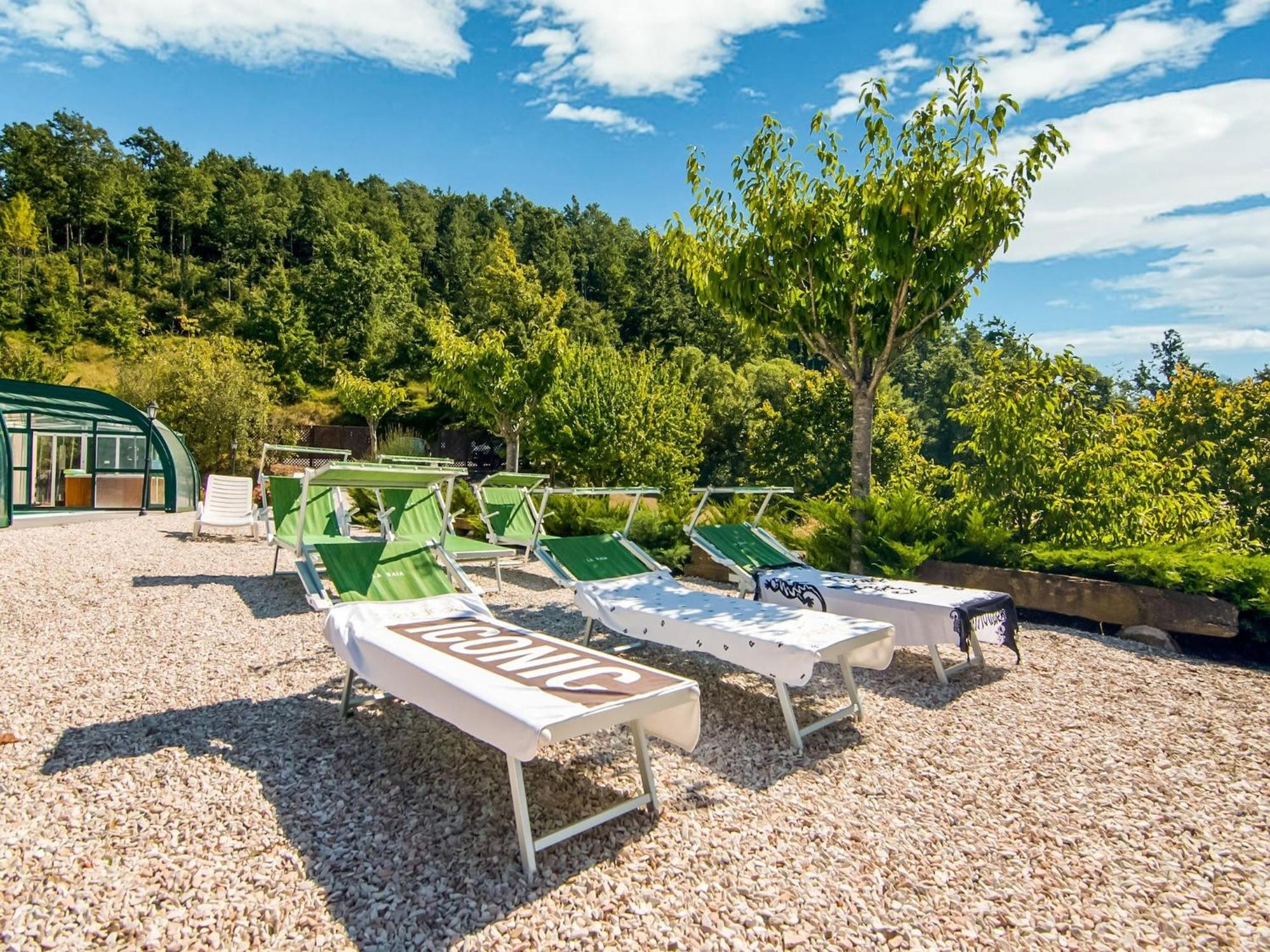 Inviting In Appenines With Covered Swimming Pool Holiday home Apecchio