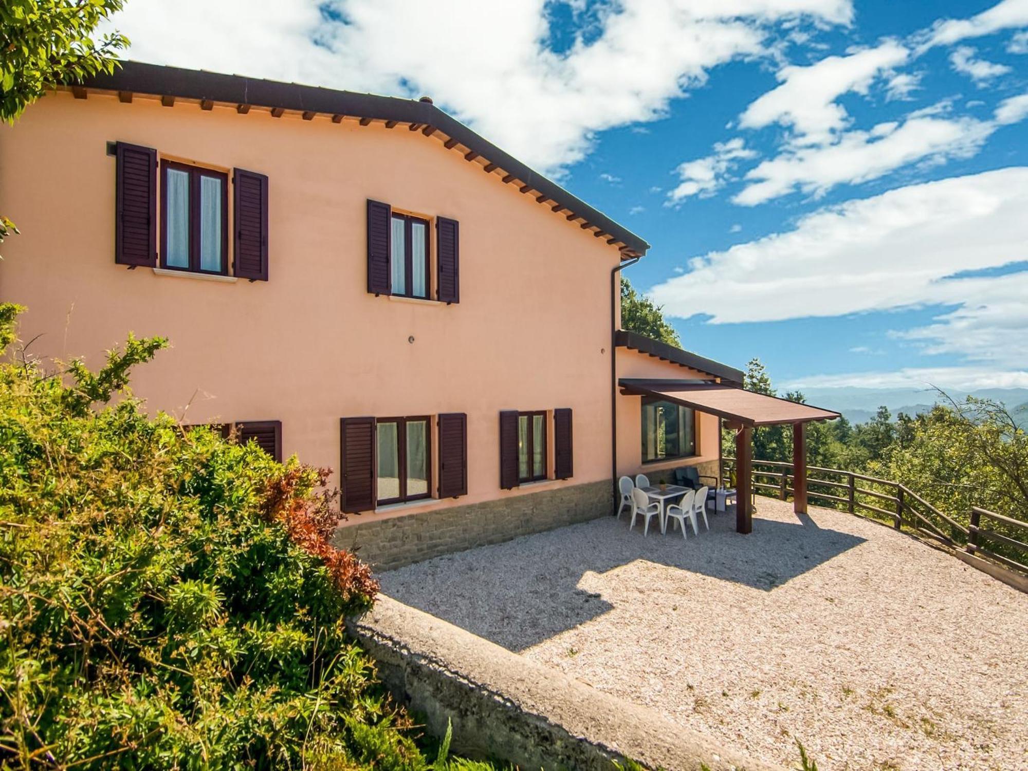 Inviting In Appenines With Covered Swimming Pool Holiday home