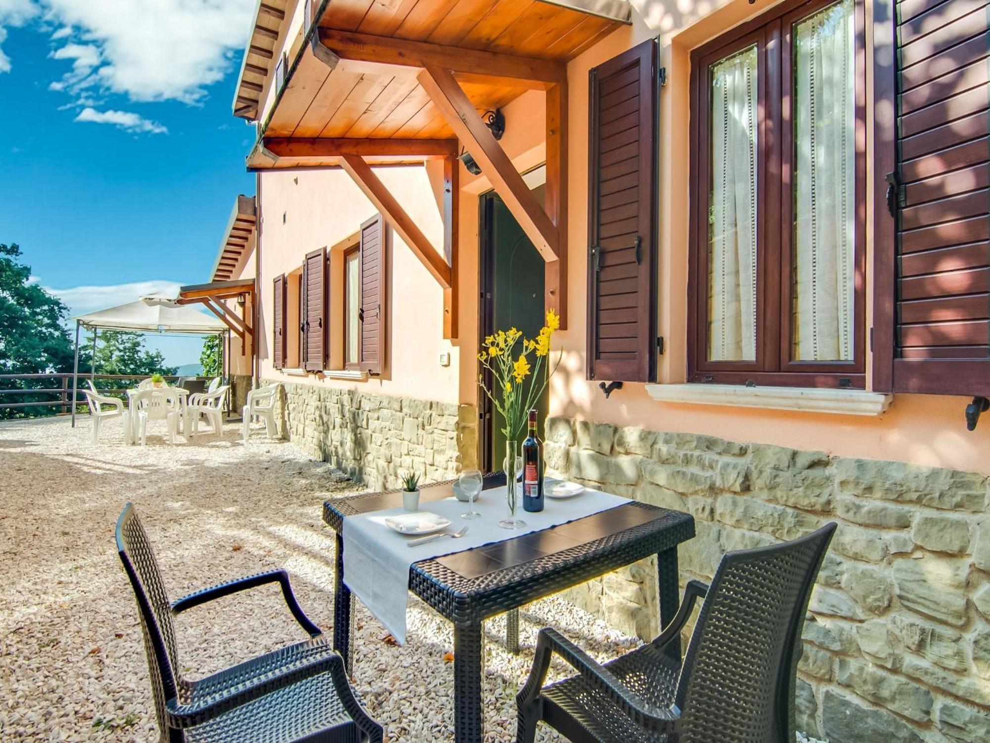 Holiday home Inviting In Appenines With Covered Swimming Pool