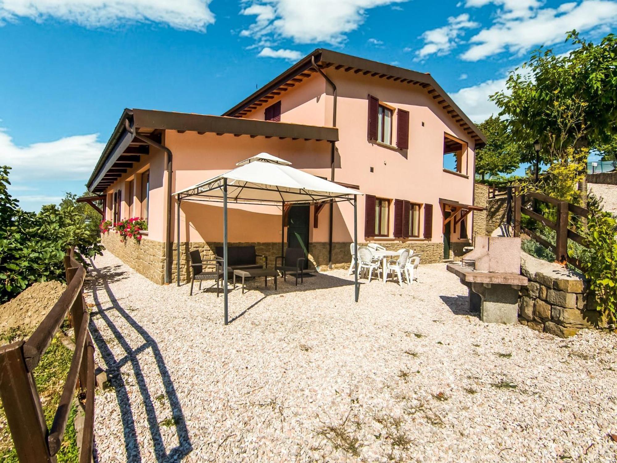 Inviting In Appenines With Covered Swimming Pool Holiday home Apecchio
