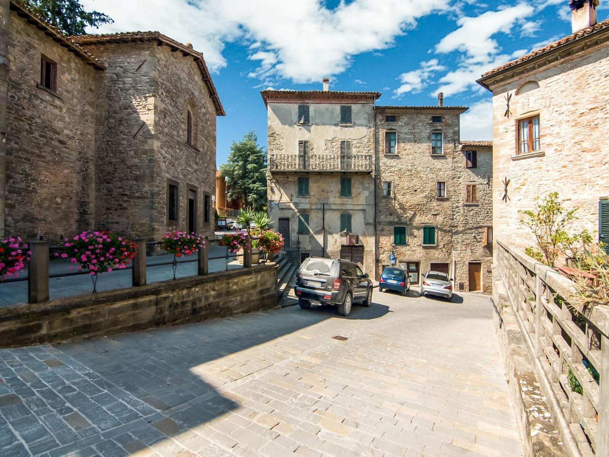 Inviting In Appenines With Covered Swimming Pool Apecchio