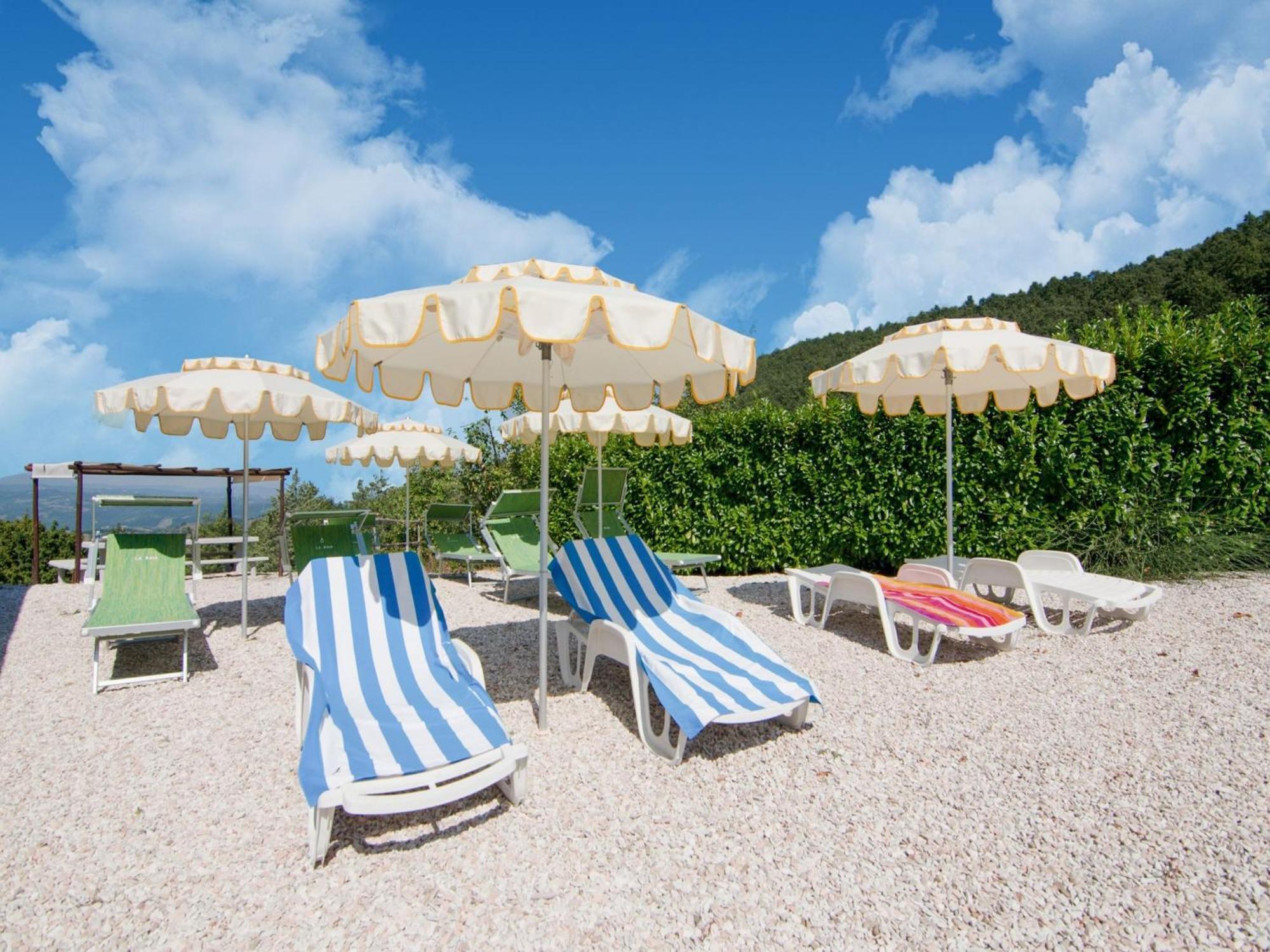 Inviting In Appenines With Covered Swimming Pool Holiday home Apecchio