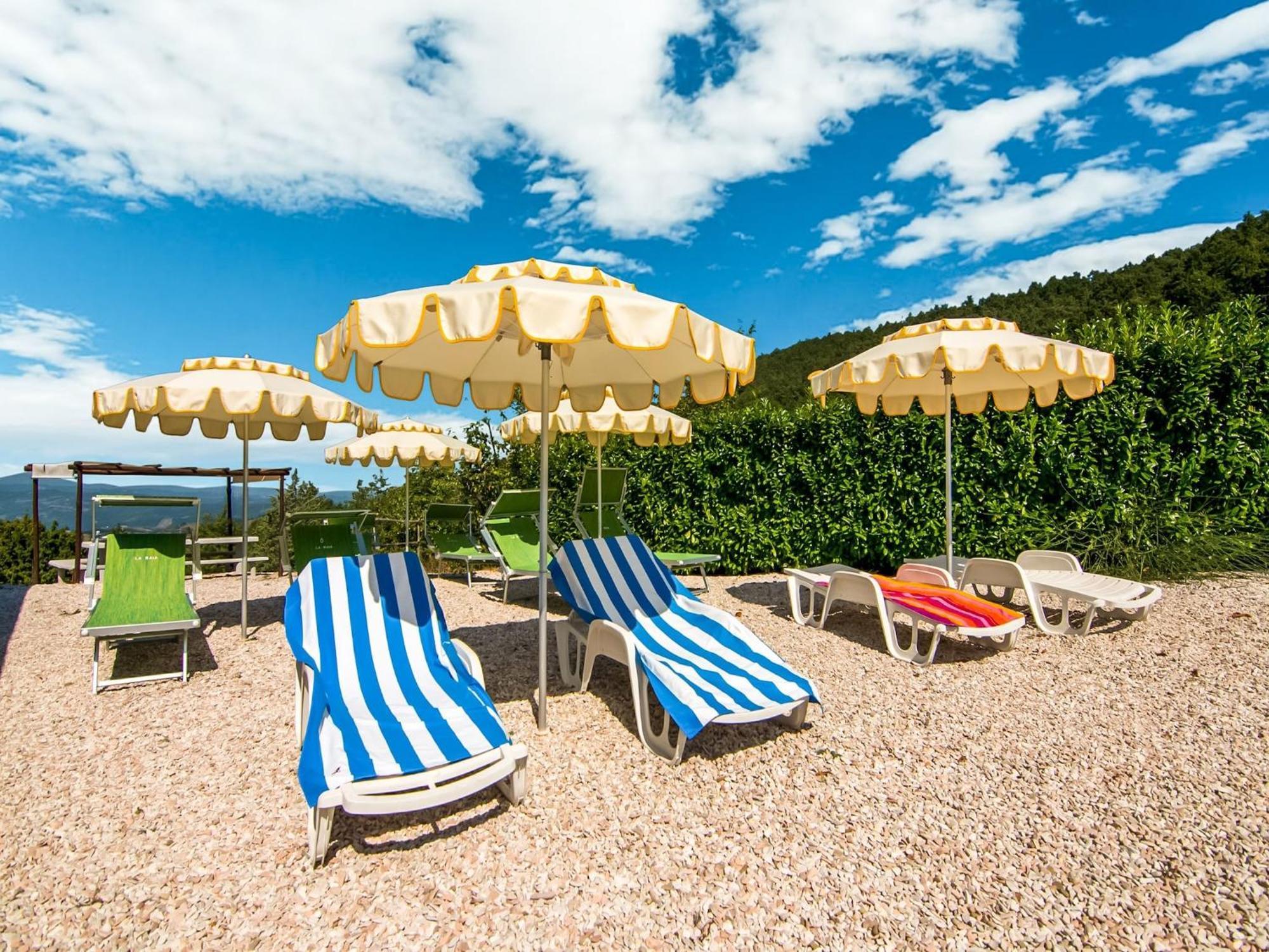 Holiday home Inviting In Appenines With Covered Swimming Pool