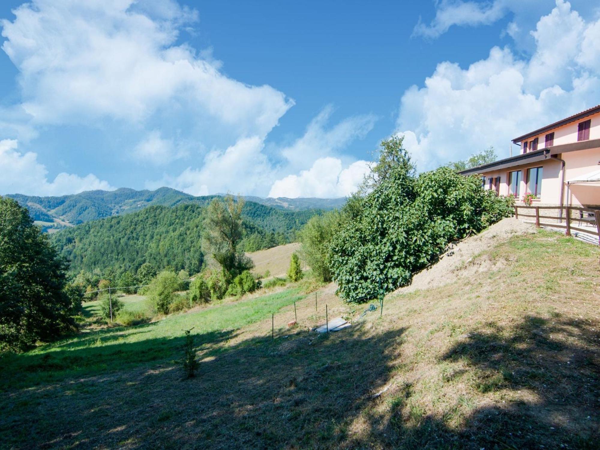 Holiday home Inviting In Appenines With Covered Swimming Pool *
