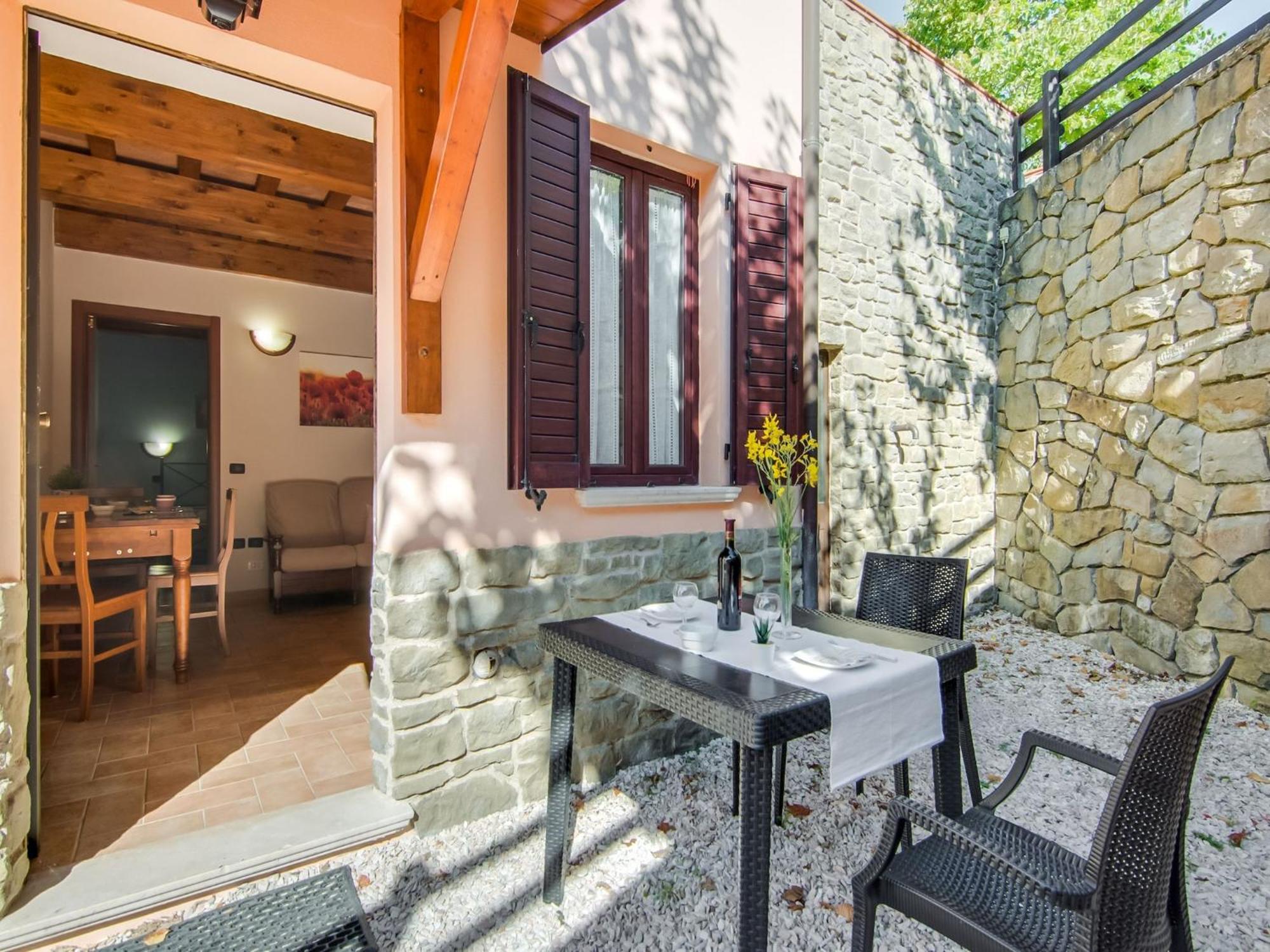 Holiday home Inviting In Appenines With Covered Swimming Pool *