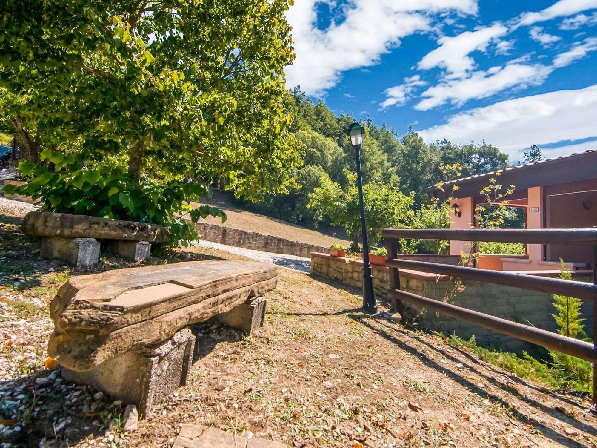 Holiday home Inviting In Appenines With Covered Swimming Pool Apecchio